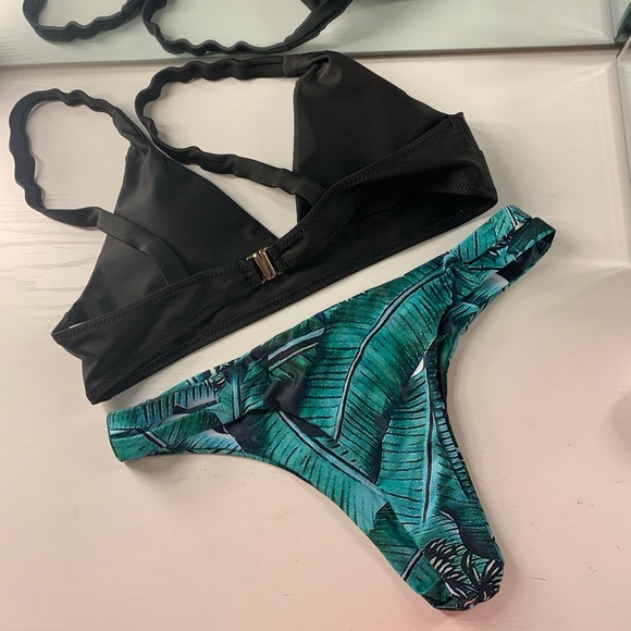 Black and teal bikini - Picture 2 of 4